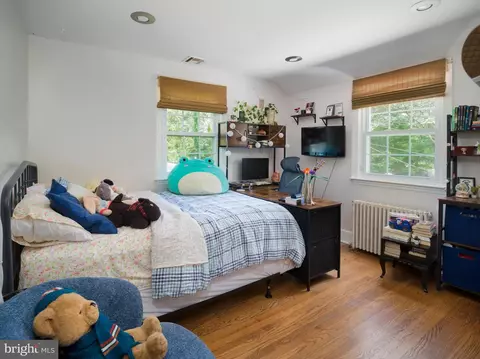 Bedroom - 499 Woodcrest Rd, Wayne, PA 19087 photo 4 of 4