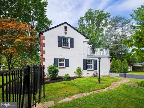 Exterior - 499 Woodcrest Rd, Wayne, PA 19087 photo 11 of 19