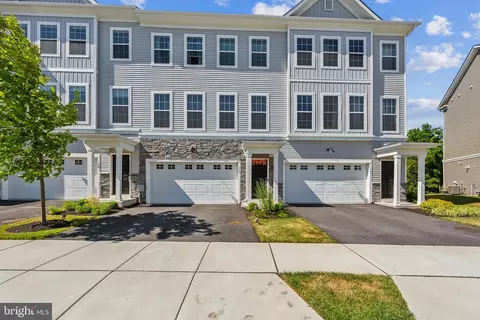 130 Livingston Ln, Exton, PA 19341