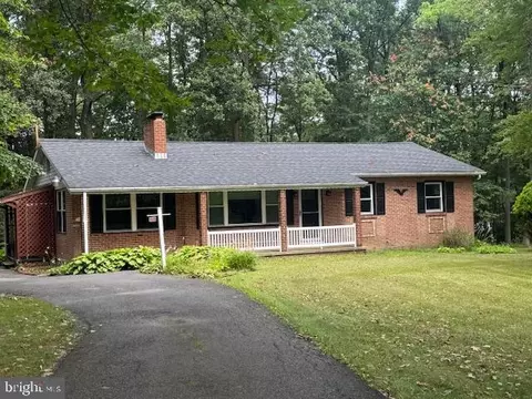 101 Schane Ln, Honey Brook, PA 19344
