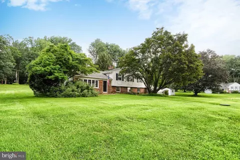 401 Leslie Ln, West Chester, PA 19382