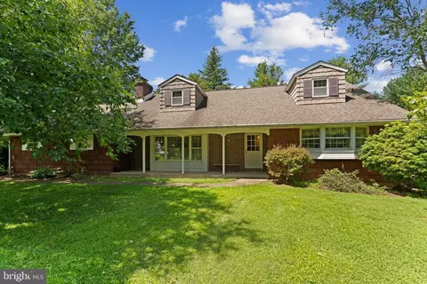 215 Bethel Rd, Spring City, PA 19475