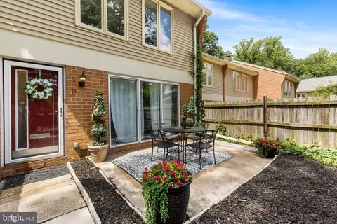 75 Gunning Ln #28, Downingtown, PA 19335