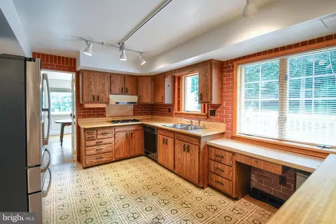 Kitchen - 240 Biddle Dr, Exton, PA 19341 photo 2 of 2