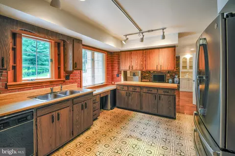 Kitchen - 240 Biddle Dr, Exton, PA 19341 photo 1 of 2