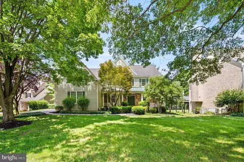 111 Saint Andrews Dr, Avondale, PA 19311