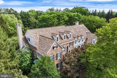 1278 Farm Rd, Berwyn, PA 19312