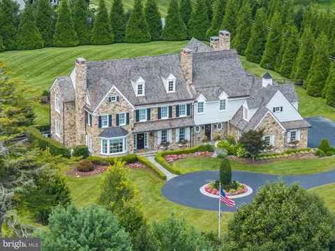 2211 White Horse Rd, Berwyn, PA 19312