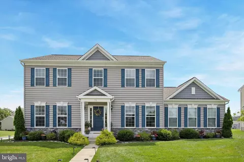 70 Livie Ln, Coatesville, PA 19320