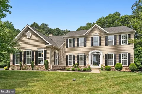 48 Robins Nest Ln, Pottstown, PA 19465