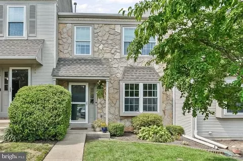 161 Cambridge Cir #77, Kennett Square, PA 19348