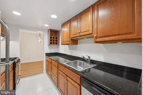 Kitchen - 272 Drummers Ln, Wayne, PA 19087 photo 1 of 4