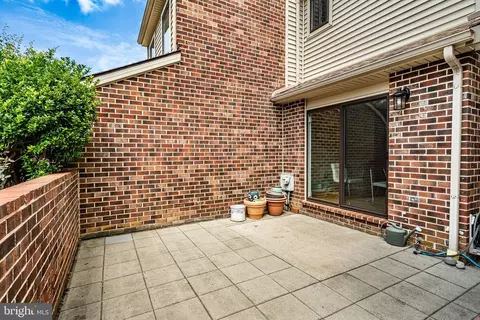 24 Scott Ct, Chesterbrook, PA 19087 photo 5