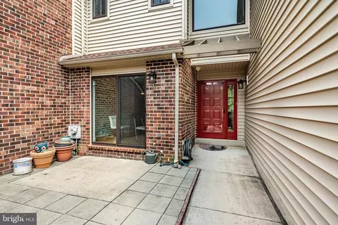 24 Scott Ct, Chesterbrook, PA 19087 photo 6