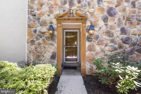 193 Valley Stream Ln #193, Chesterbrook, PA 19087