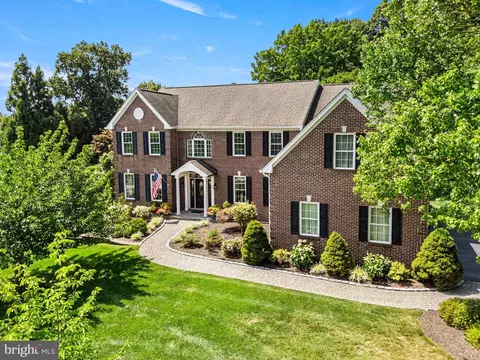 929 Grandview Dr, Exton, PA 19341