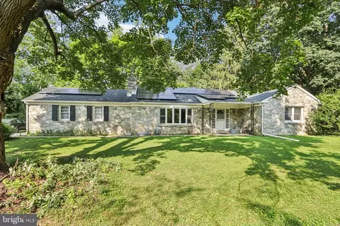 809 Contention Ln, Berwyn, PA 19312