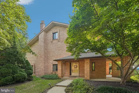 301 Paoli Woods St #301, Paoli, PA 19301