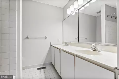 Bath - 56 Constitution Ct, Chesterbrook, PA 19087 photo 2 of 2