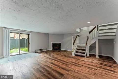 Living - 56 Constitution Ct, Chesterbrook, PA 19087 photo 6 of 8