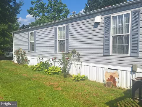 8 Rosewood Ln, Phoenixville, PA 19460