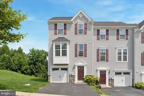 1819 Honeysuckle Ct, Downingtown, PA 19335