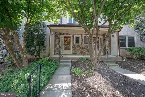 102 Beacon Sq, Wayne, PA 19087