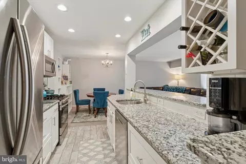 Kitchen - 232 Drummers Ln #232, Wayne, PA 19087 photo 2 of 3