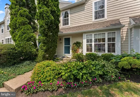 406 Harbour Ridge Ln, Downingtown, PA 19335