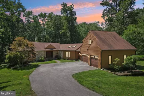 Exterior - 324 Biddle Dr, Exton, PA 19341 photo 3 of 10