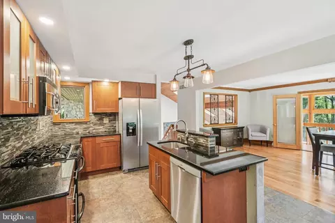 Kitchen - 324 Biddle Dr, Exton, PA 19341 photo 2 of 2