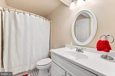 Bath - 9 Regency Ct, Exton, PA 19341 photo 7 of 7