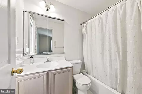 Bath - 9 Regency Ct, Exton, PA 19341 photo 5 of 7