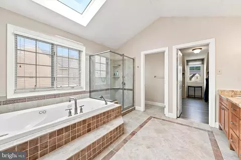 Bath - 9 Regency Ct, Exton, PA 19341 photo 2 of 7
