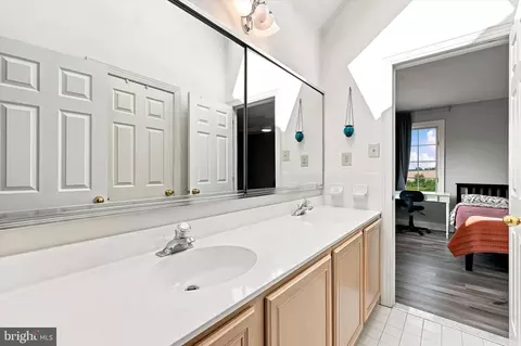 Bath - 9 Regency Ct, Exton, PA 19341 photo 6 of 7
