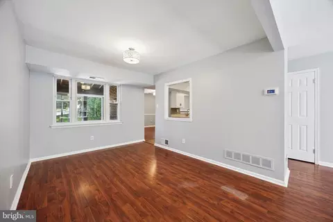 Living - 200 Llandovery Dr, Exton, PA 19341 photo 4 of 7