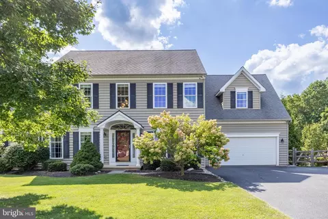 215 Mill House Dr, Lincoln University, PA 19352