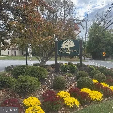 903 Raintree Ln #903, Malvern, PA 19355