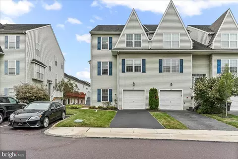 17 Cherry St, Downingtown, PA 19335