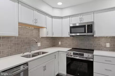 Kitchen - 135 Valley Stream Cir, Chesterbrook, PA 19087 photo 3 of 3