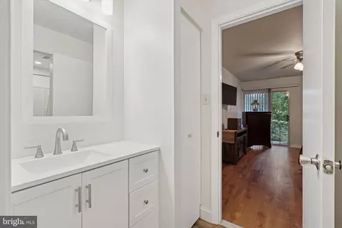 Bath - 135 Valley Stream Cir, Chesterbrook, PA 19087 photo 1 of 2
