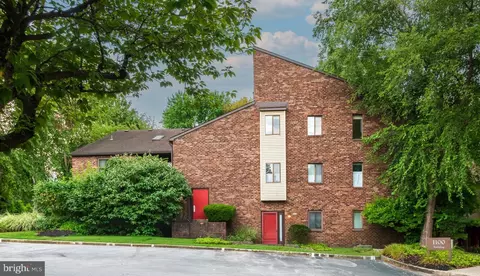 1009 Mountainview Dr, Chesterbrook, PA 19087
