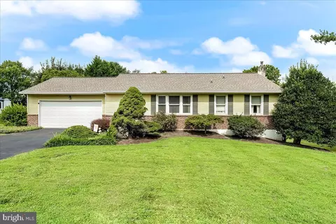 106 Den Rd, Lincoln University, PA 19352