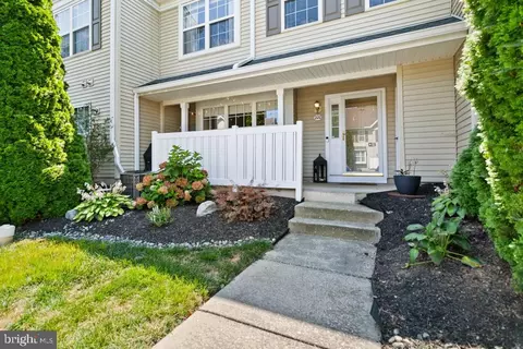 220 Flagstone Rd #6, Chester Springs, PA 19425