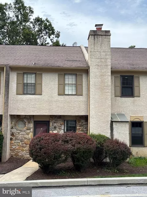 703 Andover Ct, West Chester, PA 19382