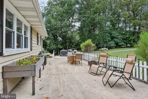 Exterior - 156 Valleyview Dr, Exton, PA 19341 photo 3 of 5