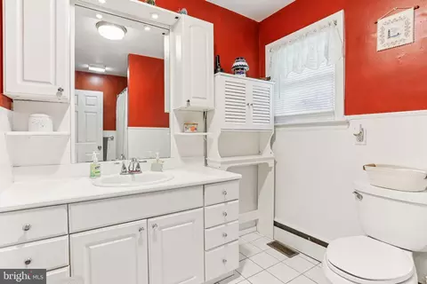 Bath - 156 Valleyview Dr, Exton, PA 19341 photo 2 of 2