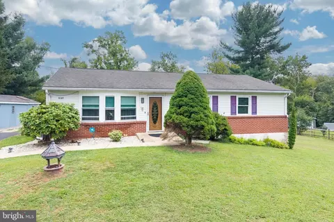 537 Schoolhouse Rd, Pottstown, PA 19465