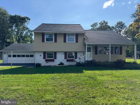 6 Long Ln, Malvern, PA 19355