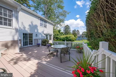 Exterior - 681 Fernfield Cir, Wayne, PA 19087 photo 6 of 12